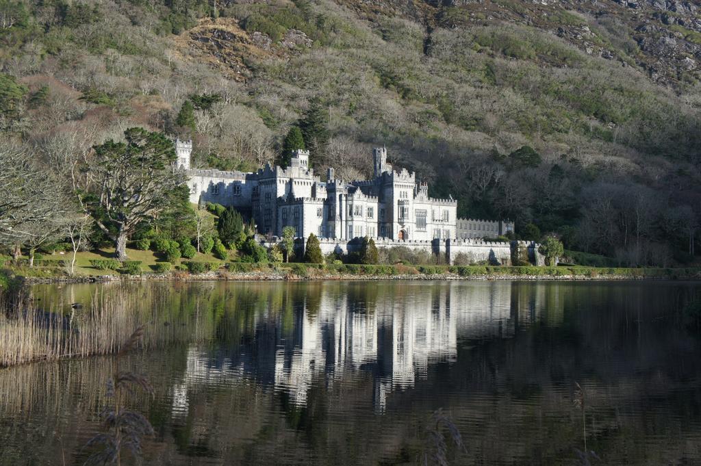 Connemara National Park Lodge Letterfrack Lodge Exterior photo